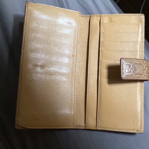 Vintage Gucci Envelope Style Wallet - Picture 5 of 6
